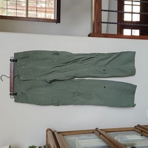 Kuhl womens green hiking pants size 8 reg